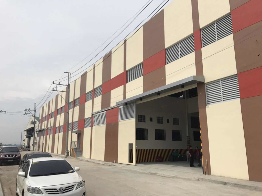 goods lift used for warehouse