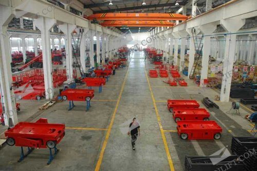 Self propelled scissor lift volume production - MORN LIFT Self-propelled scissor lift volume production
