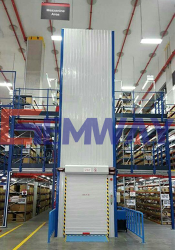 goods lift with door