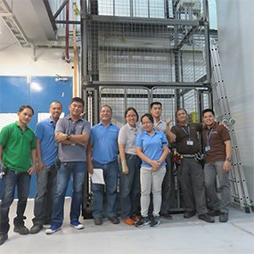 fully caged cargo lift project - MORN LIFT