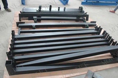 beam on the mesh of cargo lift frame