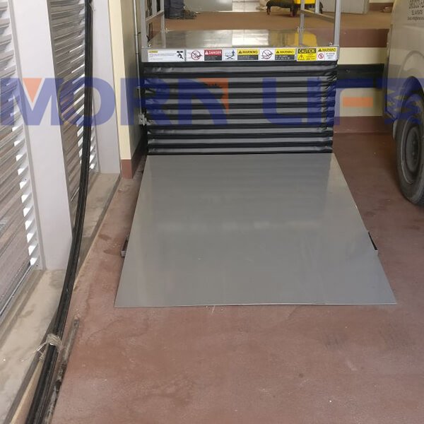 Customized hydraulic scissor lift in dubai