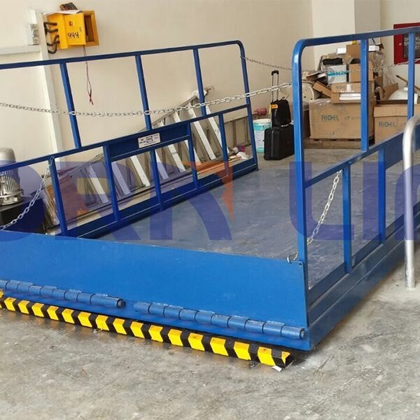 hydraulic scissor lift in singa