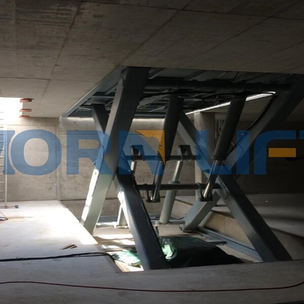 hydraulic scissor lift in Switzerland