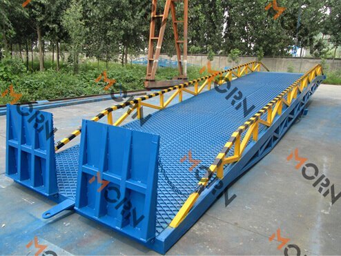 mobile loading ramp