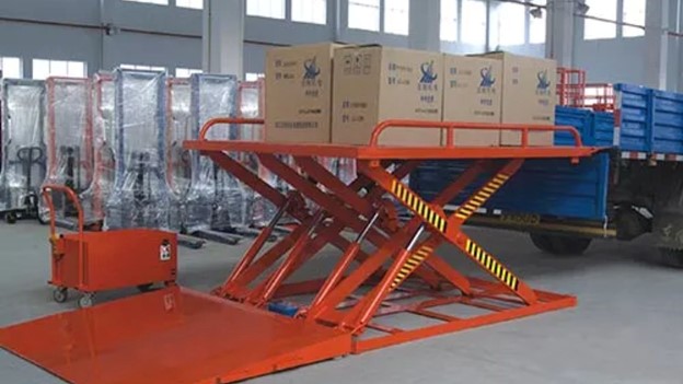 Morn cargo lift placed at warehouse taking box upward