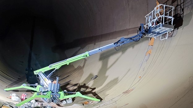 Read more about the article Choosing the Right Aerial Lift for Your Project: A Comprehensive Guide