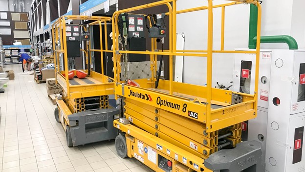 Read more about the article The Benefits of Hydraulic Lifts for Industrial Use