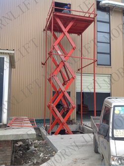 scissor cargo lift with guid rail