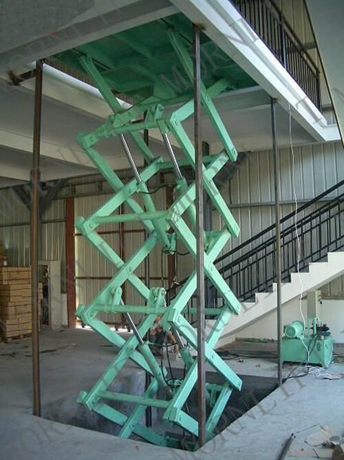 scissor cargo lift with guide rails