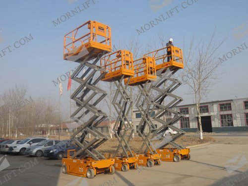 self-propelled scissor lift for Kuwait