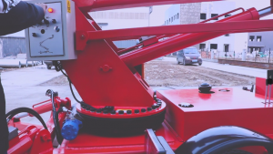 MORN LIFT Towable Boom Lift with Rotating Platform Speeds Up Your Aerial Work 5