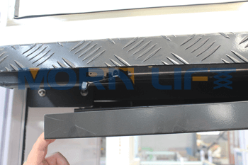 Safety sensor on the platform bottom