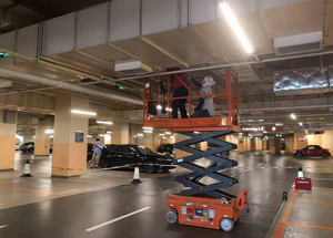 small scissor lift for indoor use9